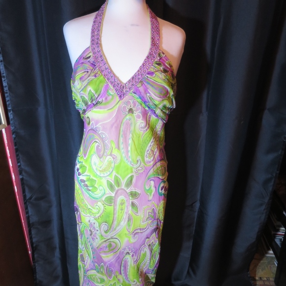 Dress - Picture 1 of 3